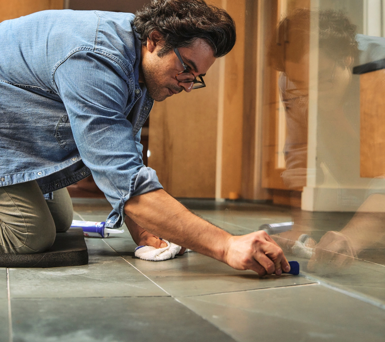 Bright, clear silicone sealant that has been refreshed.